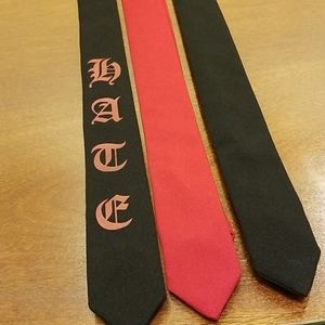 3 Hot Topic Ties